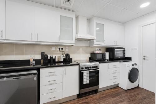 Short Stay Apartment Shams 1 Jumeirah Beach Residence 2 Bed Sleeps 6 - DVH HOLIDAY HOMES, Дубай (фото 8)