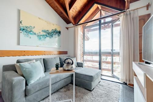 Penthouse con vista a las montañas y lago
