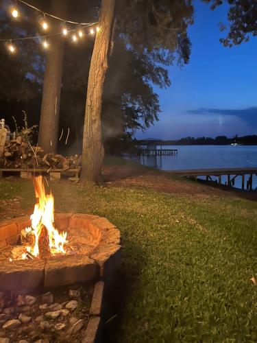 Cozy Lakehouse in Mineola (TX)