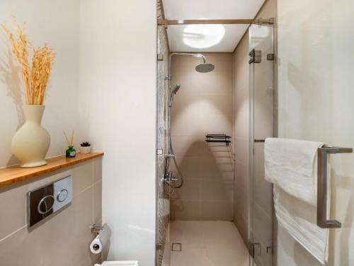 Contemporary 1BR in Collective 2.0 Luxury and Comfort - image 14