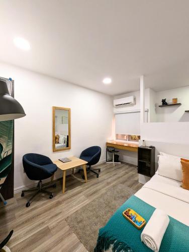 Standard Studio image 6