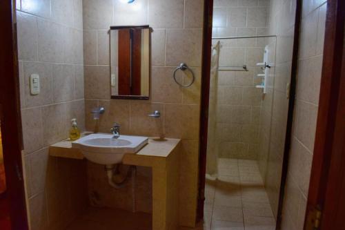 Shower, Atardecer Cabana frente al rio in Ituzaingo