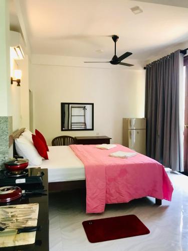 One-Bedroom Apartment image 10