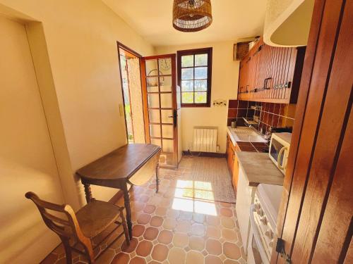 Konyha, Maison Domaine privé de Port d 'Alon (Maison Domaine prive de Port d 'Alon) in Le Jas des Amandiers