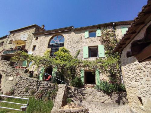 Les Remparts gîte à louer Grâne