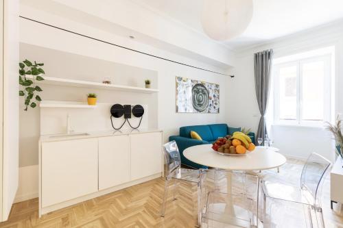 Hostly-Puccini Luxury Home-Near Colosseum & Trevi, Рим (фото 4)