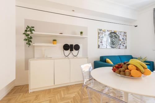 Hostly-Puccini Luxury Home-Near Colosseum & Trevi, Рим (фото 7)