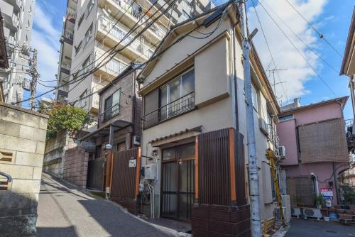 Koneko no Ie 103t, Tokio