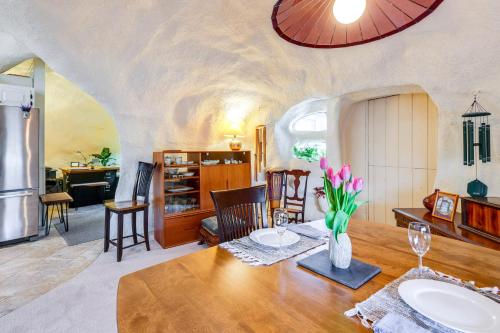 Less Than 6 Mi to Arlington Whimsical Stone Abode! in Sandgate