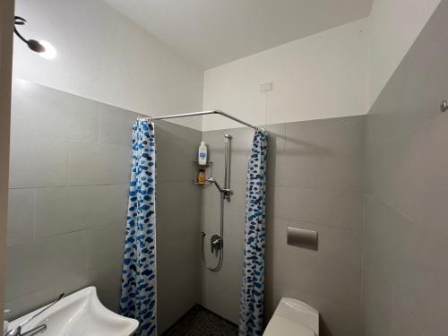 Large Double Room image 3