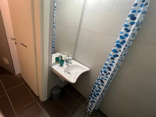 Large Double Room image 1