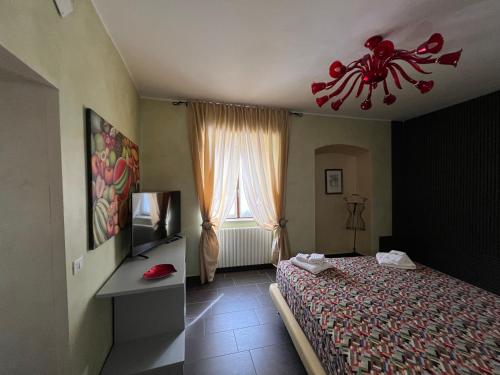 Large Double Room image 9