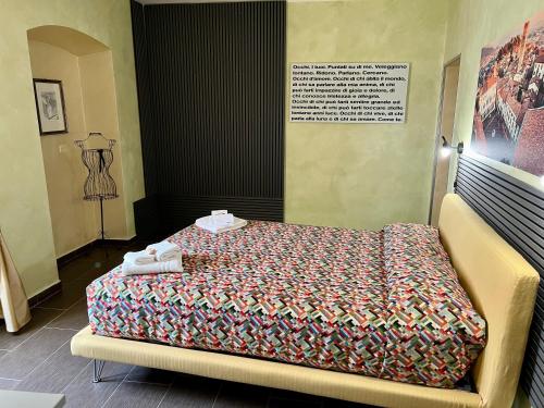 Large Double Room image 5