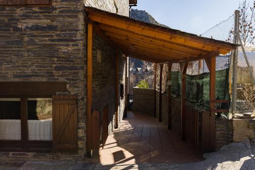 A szálláshely kívülről, Casa Samarra in Vall de Cardos