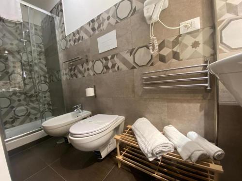 Single Room with Private Bathroom image 3