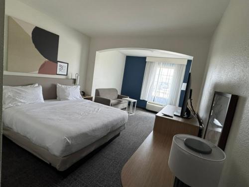 Quality Inn - image 10