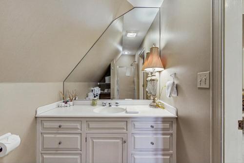 Grandeur On The Green – Kennebunkport, ME