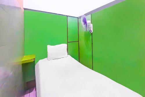 SPOT ON 92236 Kediri Family Homestay - image 2