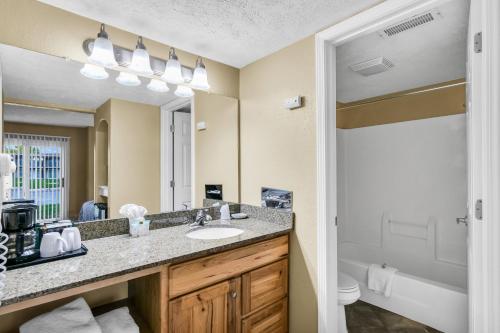 Eastland Suites Extended Stay Hotel & Conference Center Urbana - image 2