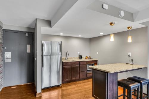 Facilities, Red Lion Inn & Suites Urbana in Urbana (IL)