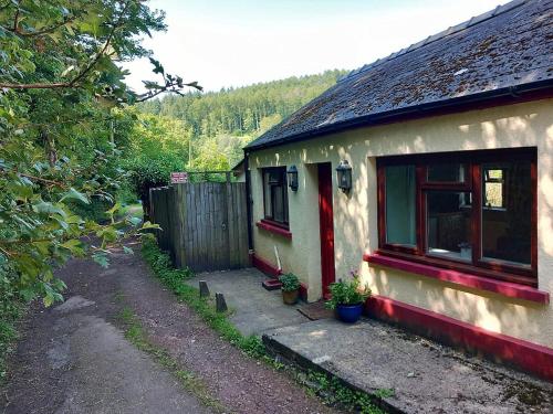 Walker's Rest in Newland