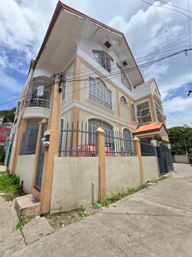 35 Amistad Guesthouse for family of 20 guest