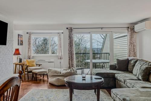 Steps to Ski Trail Fireplace - Kingswood 1B