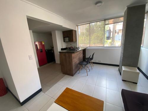 El Poblado Gem -Steps from Lleras Park