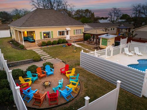 Uncorked Cottage - Hot Tub & Heated Pool