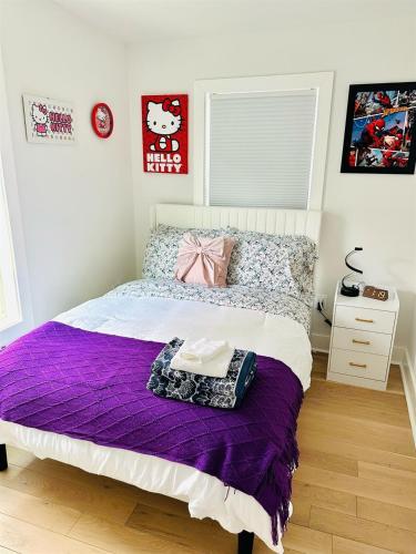 Stylish 4BR 4BA Rooftop Deck & Private Parking! Stylish 4BR 4BA Rooftop Deck & Private Parking!