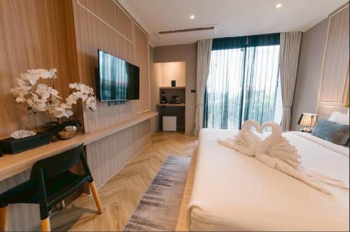 Carrara Hotel Hatyai Room Type - King Room with Pool View