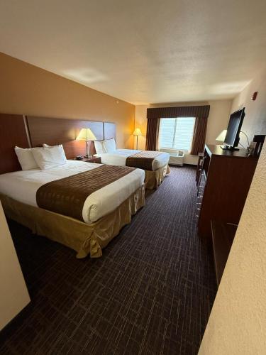 Richland Inn and Suites - image 6