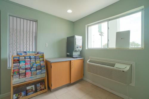 OYO Hotel Midland – Midland, TX