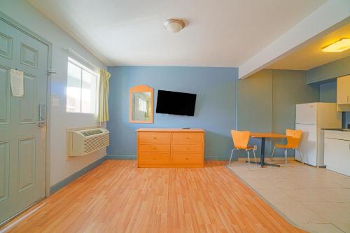 OYO Hotel Midland – Midland, TX