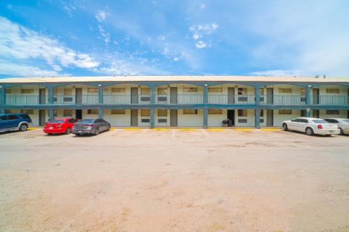 OYO Hotel Midland – Midland, TX