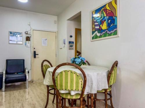R21- Apartamento a 100m da praia! near Barracao Do Alemao