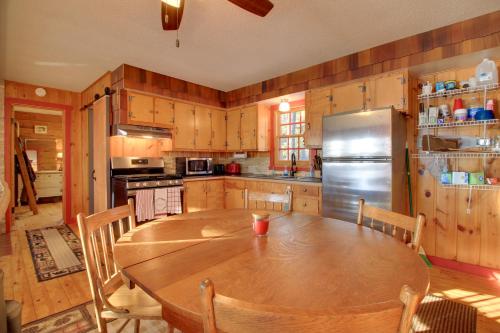 Cozy Cabin w/ Private Dock on Fifth Crow Wing Lake in Nevis