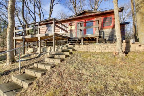 Cozy Cabin w/ Private Dock on Fifth Crow Wing Lake in Nevis