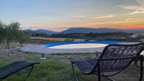Swimming pool, Villa Estro -15 minuti da Fano e Urbino in Barchi (Pesaro)