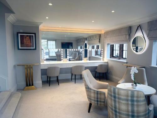 Suite, hydromassage bathtub