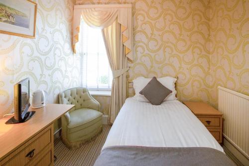 OYO Lamphey Hall Hotel - image 7