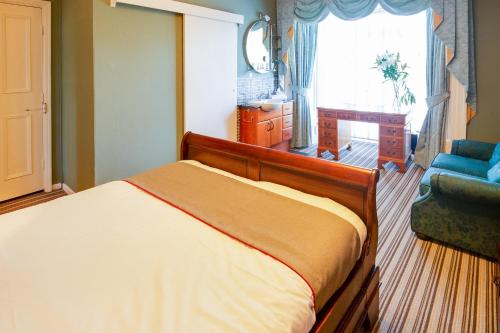 OYO Lamphey Hall Hotel - image 4
