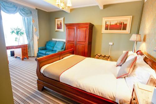 OYO Lamphey Hall Hotel - image 11