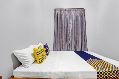 Budget Double Room image 3