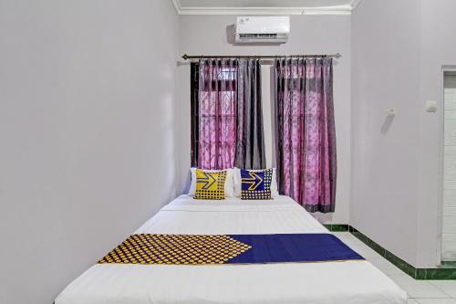 Double Room room in OYO Life 92575 Zazi Homestay