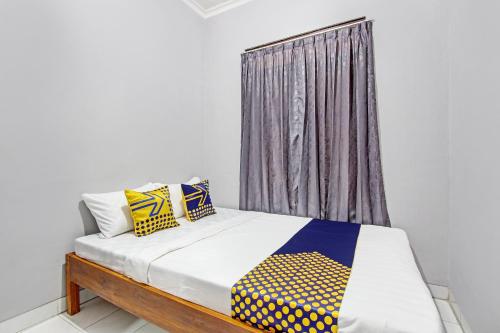 Budget Double Room room in OYO Life 92575 Zazi Homestay