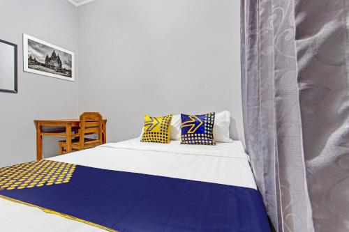 Budget Double Room image 6