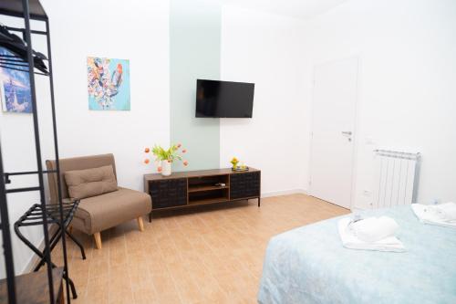 Comfort and metro 2 steps away, perfect for 3 guests, Rome (photo 6)