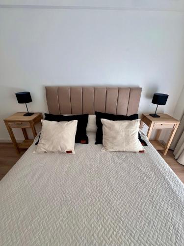 One-Bedroom Apartment image 6