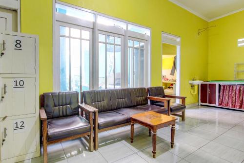 Лоби, Hotel O Lobak Hostel CapsuleNearAyam Goreng Terowongan in Sendangguwo